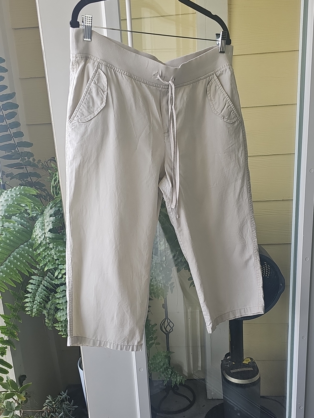 Faded Glory Women's Light Beige/Light Khaki Drawstring Cropped Pants